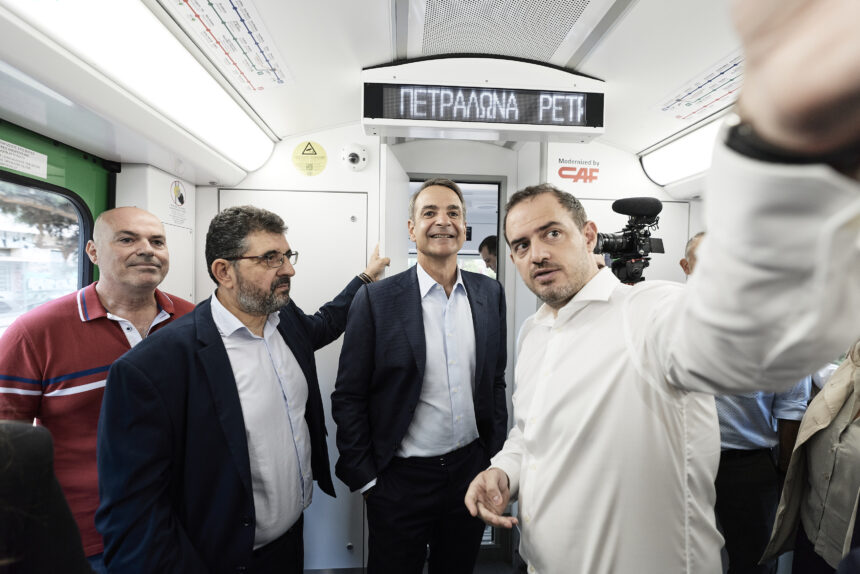 Δεκατέσσερις ανακατασκευασμένοι συρμοί στον Ηλεκτρικό Δεκατέσσερις ανακατασκευασμένοι συρμοί στον Ηλεκτρικό
